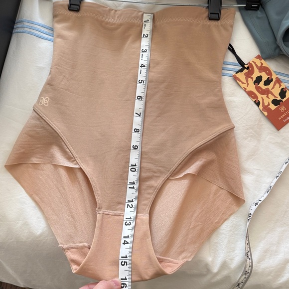 NWT Honeylove queen brief in sand size xs - Picture 10 of 11